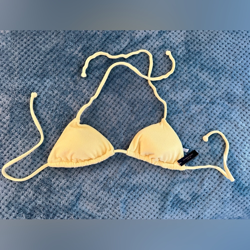 Victorias Secret bikini top. Size large. NWT